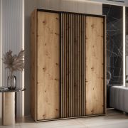 Eichenfarbener Kleiderschrank Mina, viel Stauraum, schwarze Lamellen, Stahlgriff in schwarz, Anti Staubbürsten inklusive, 235,2 x 180 x 60 cm