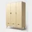 142 cm breiter Kleiderschrank mit 3 Türen, 5 Fächern und 3 Schubladen aus Massiv-Holz | Farbe: Natur | Tiefe: 60 cm Abbildung