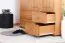 Kleiderschrank | 3 Drehtüren | 4 Schubladen | 4 Fächer | mit Kleiderstange | 154 cm breit | Massivholz | Farbe: Erle Abbildung