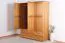 Kleiderschrank | 3 Drehtüren | 4 Schubladen | 4 Fächer | mit Kleiderstange | 154 cm breit | Massivholz | Farbe: Erle Abbildung