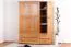 Kleiderschrank | 3 Drehtüren | 4 Schubladen | 4 Fächer | mit Kleiderstange | 154 cm breit | Massivholz | Farbe: Erle Abbildung