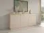 Modernes Sideboard / Kommode mit sechs Fächer Finghall 11, Farbe: Beige, Soft-Close-Funktion, drei Türen, Griffe: Gold, Front: gerillt, für Wohnzimmer