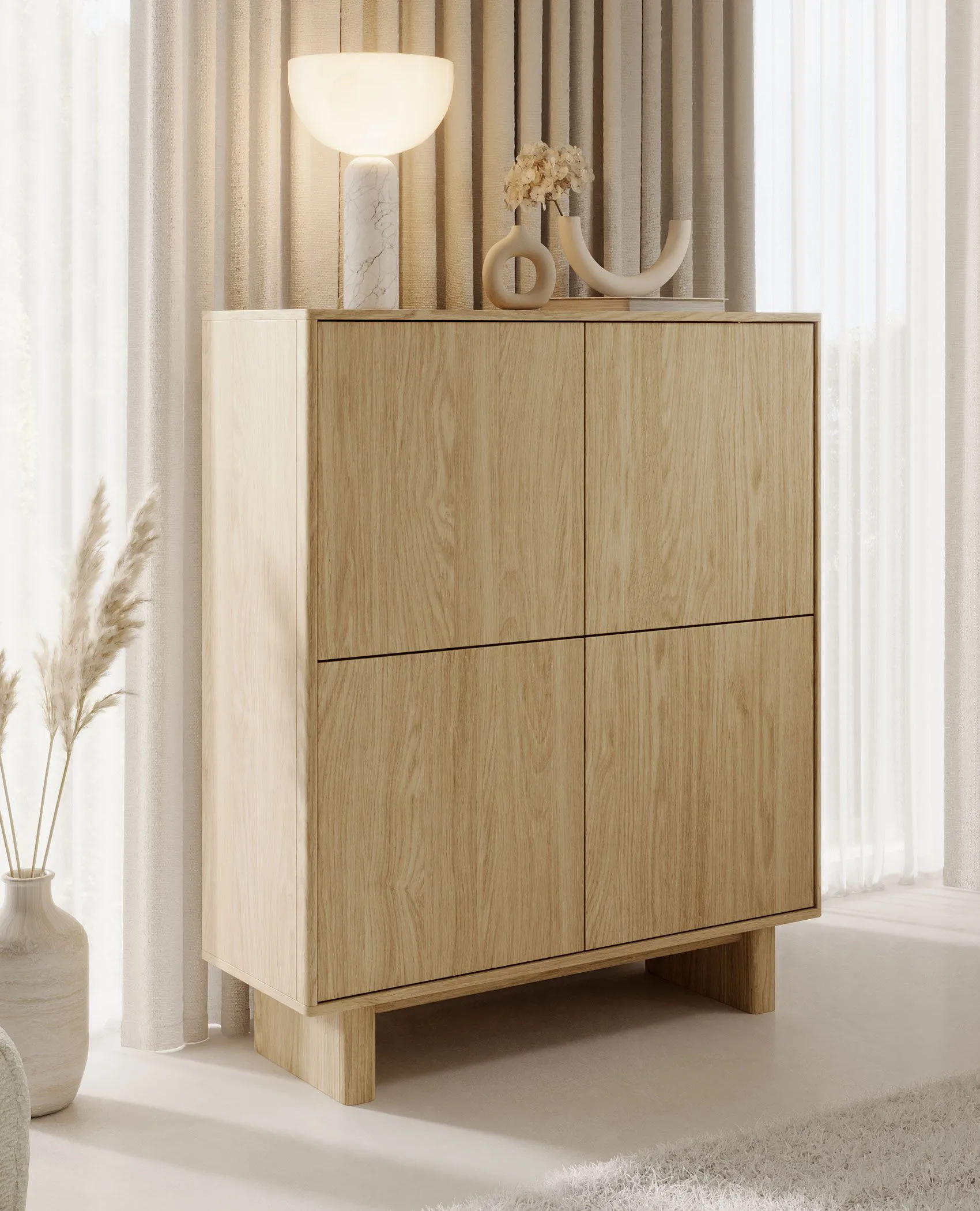 Kommode | Farbe: Eiche geölt | 4 Drehtüren | Push-to-open Funktion | 8 Fächer | 104 x 38 x 124 cm | Highboard | ABS-Kanten