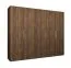 Drehtürenschrank mit 2,5 Meter breite | Farbe: Walnuss | fünf Türen | Soft-Close-Funktion | drei Fächer | Griffe: Silber | drei Kleiderstangen | Kleiderschrank