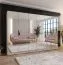 Schlafzimmerschrank mit Spiegel | 3 Fächer | Farbe: Kaschmir | 3 Kleiderstangen | Kleiderschrank | Griffe: Schwarz | Maße: 300 x 52 x 202 cm | Soft-Close-Funktion