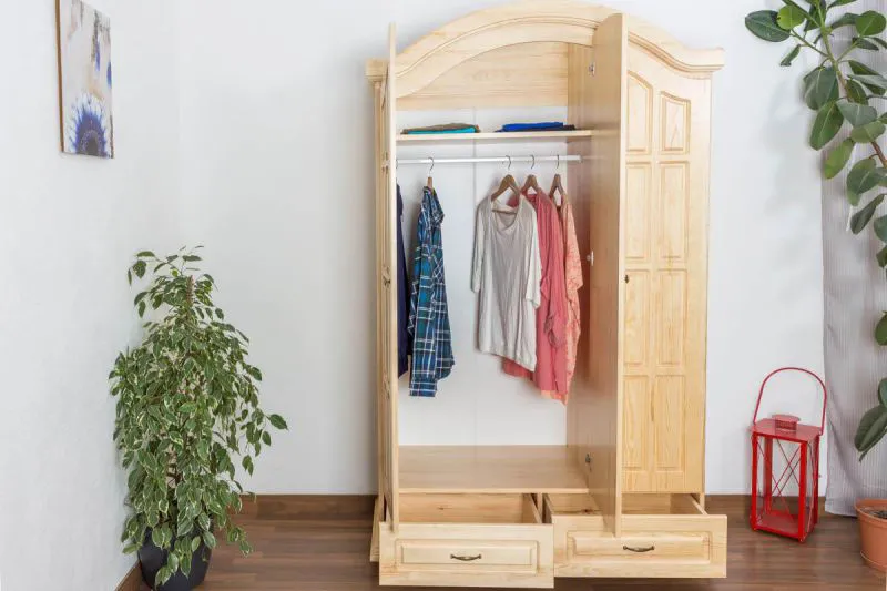 Massivholz-Kleiderschrank Natur 224x133x60 cm Abbildung