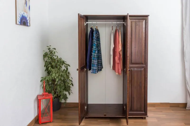 Echtholz Schrank, Farbe: Nuss 190x120x60 cm Abbildung