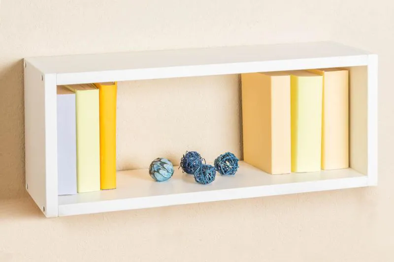 Hängeregal, Wandregal, Bücherregal - 60 cm breit, Kiefer Massivholz, Farbe: Weiß Abbildung
