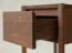 Beistellkommode | Eichenholz geölt | Farbe: Tabacco | hoher Beistelltisch | Massivholz | 1 Schublade | Soft Close System | 1 Ablagefach | 33 x 33 x 90 cm | Seille 14 | gefräster Griff